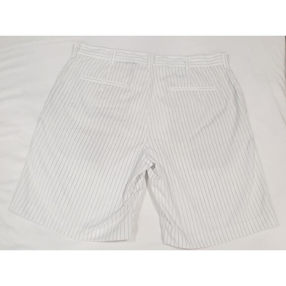 PGA Tour Light Weight White / Gray Striped Polyester Men's Golf Shorts | Size 36 - Picture 2 of 10